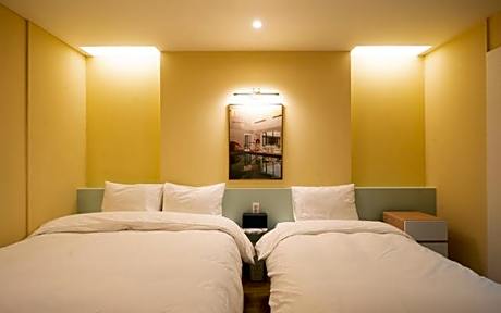 Gyeongsan Instar Hotel