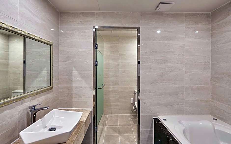 Gwangju Madrid Hotel (Korea Quality)