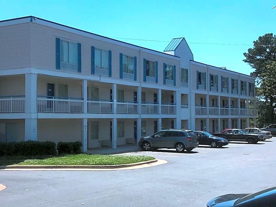 Motel 6-Raleigh, NC - North