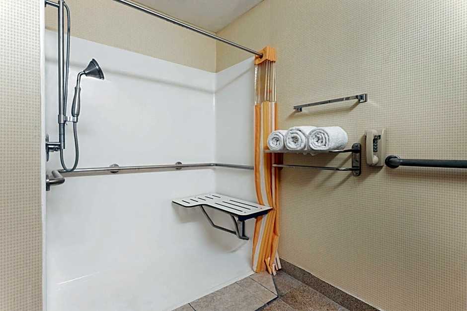 AmericInn by Wyndham Frankfort IN