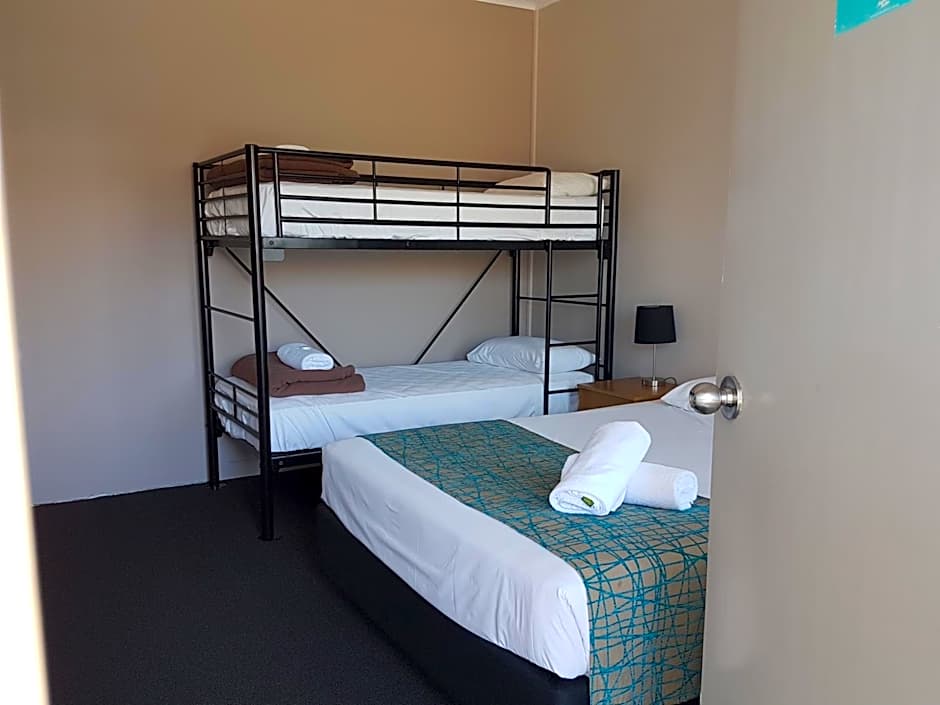 Gateshead Tavern & Motel