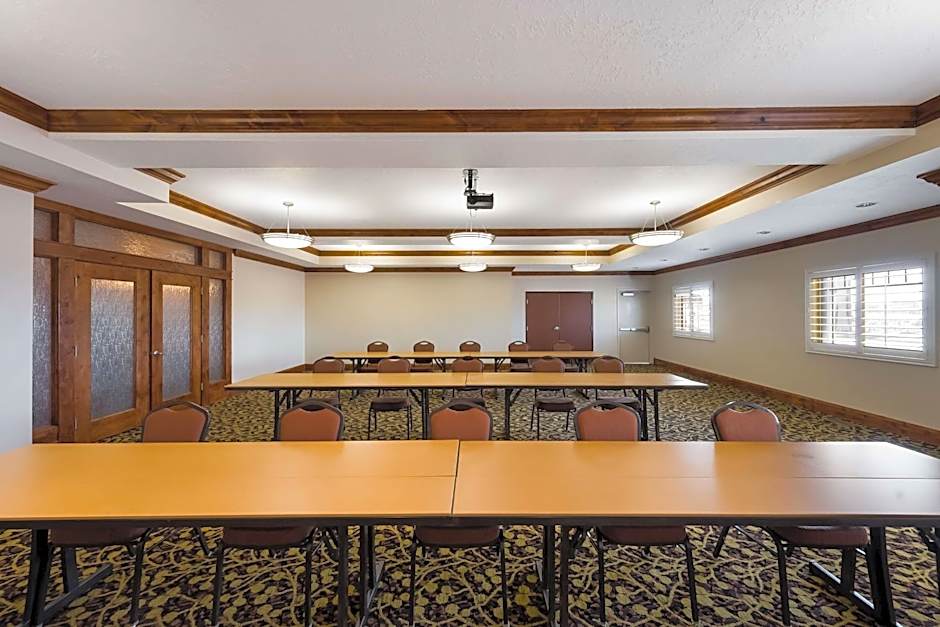 Best Western Plus Landmark Hotel