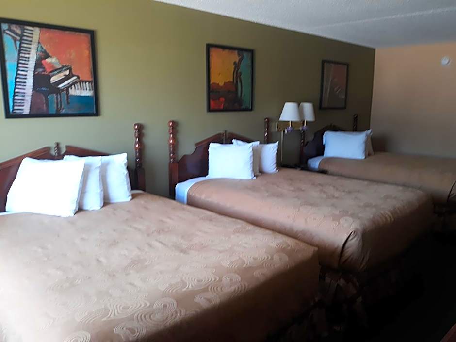 Angel Inn Near IMAX, a Travelodge by Wyndham