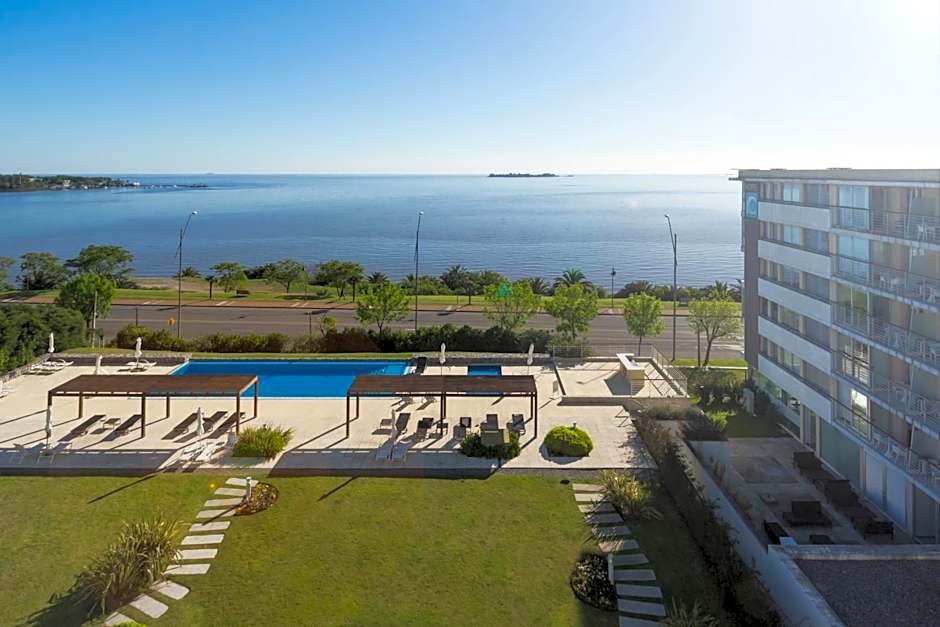 Real Colonia Hotel & Suites