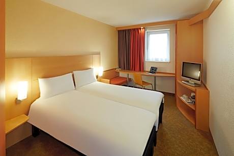 Twin room with 2 beds