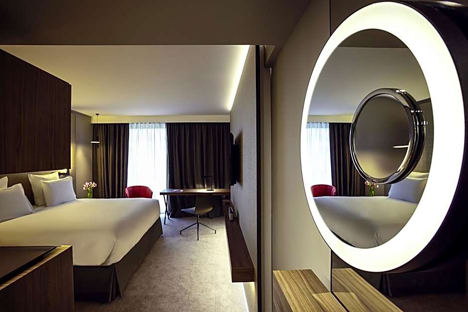 Radisson Blu CDG Airport Terminal Hotel, Paris