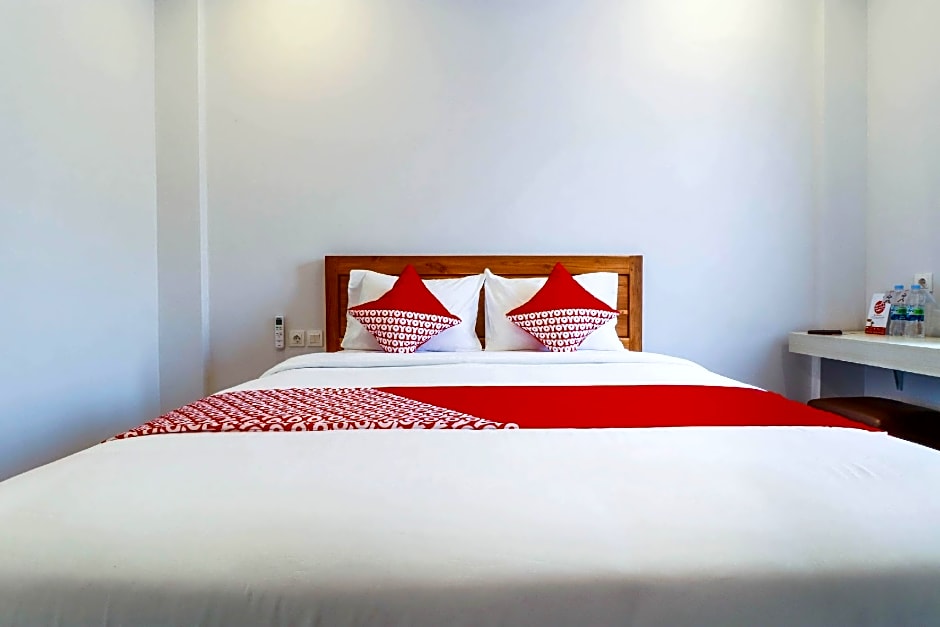 OYO 1200 Kencana Residence