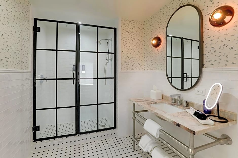 Trilogy Hotel Montgomery, Autograph Collection