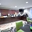 La Quinta Inn & Suites by Wyndham Cleveland Macedonia