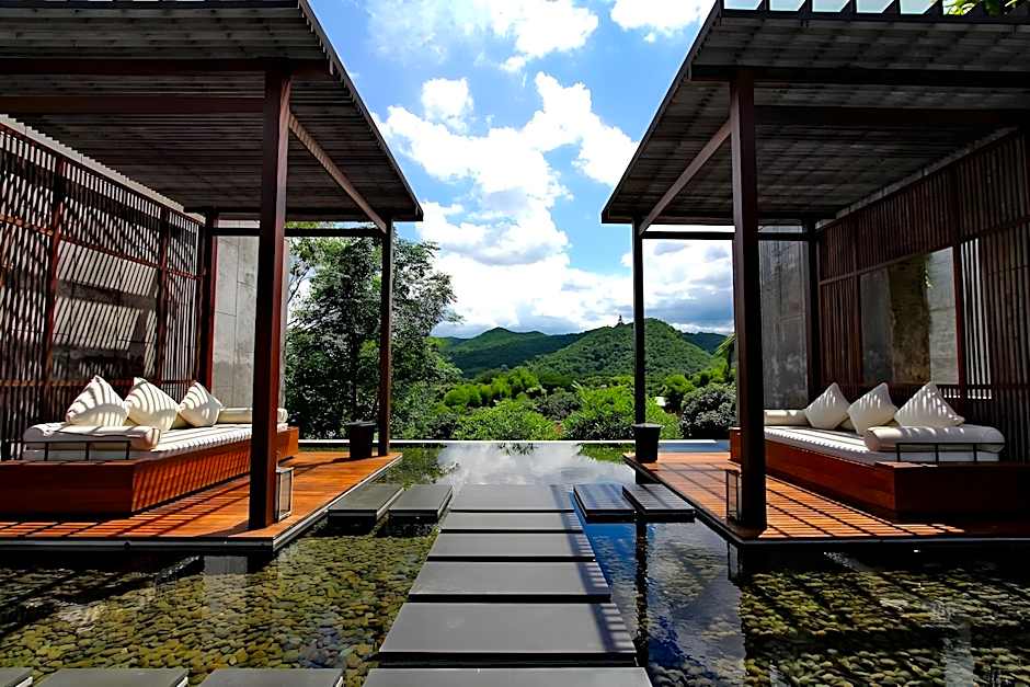 Veranda High Residence