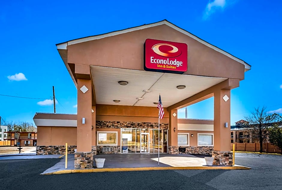 Econo Lodge Inn & Suites Macon