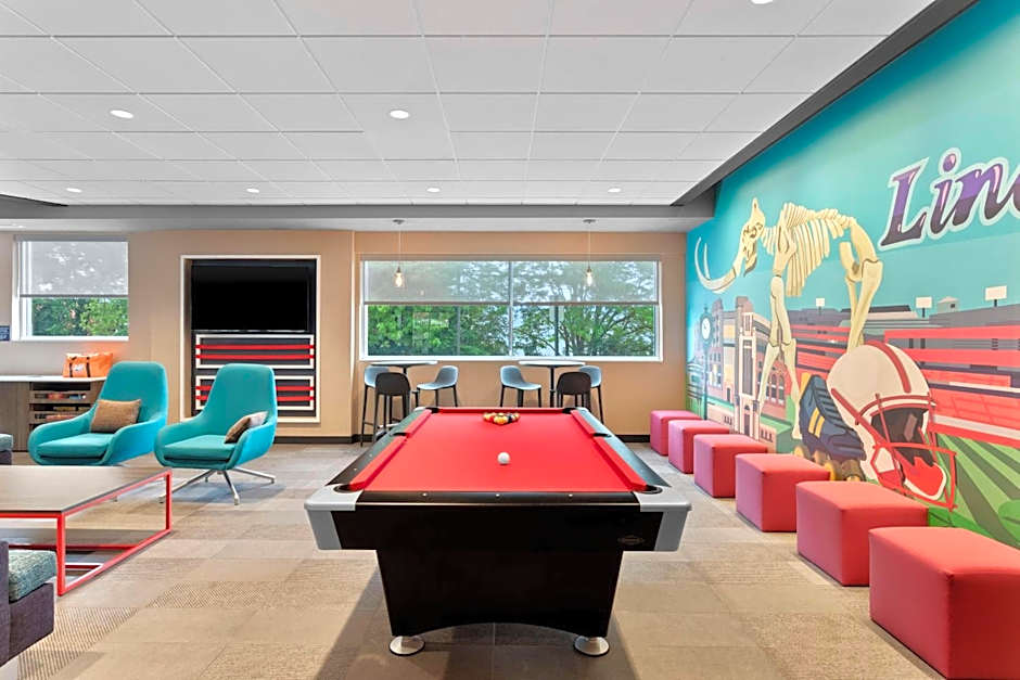 Tru by Hilton Lincoln East