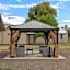 Oregon Trail Inn and Suites