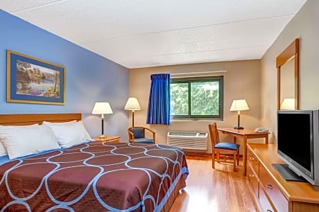 Queen Room - Mobility Access/Non-Smoking