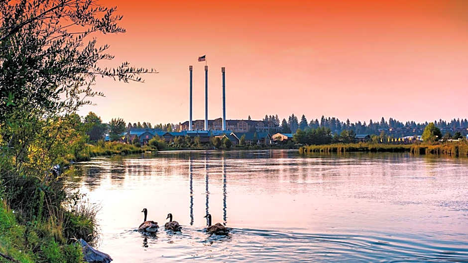 Holiday Inn Express & Suites Bend South By IHG