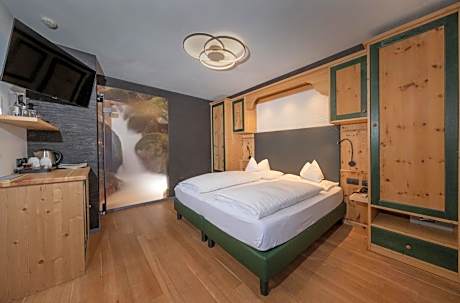 Deluxe Junior Suite with Mountain View