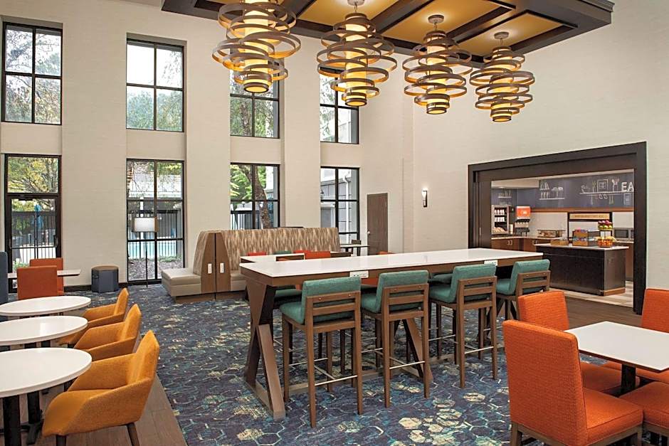 Hampton Inn By Hilton & Suites Alpharetta