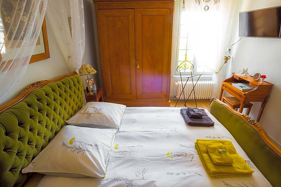 La Petite Maison près de l'Eglise