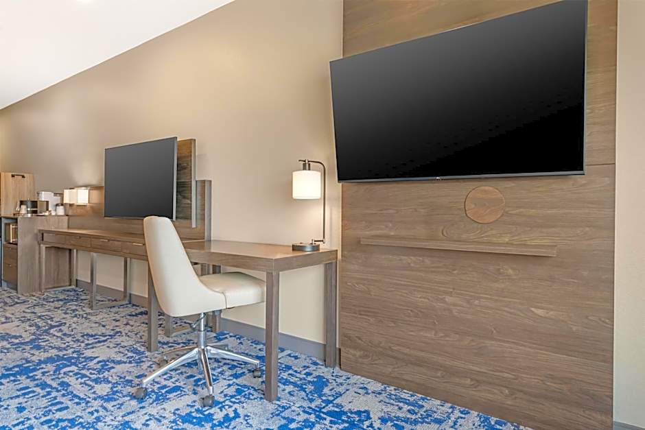 Best Western Plus Marquette Hotel & Suites