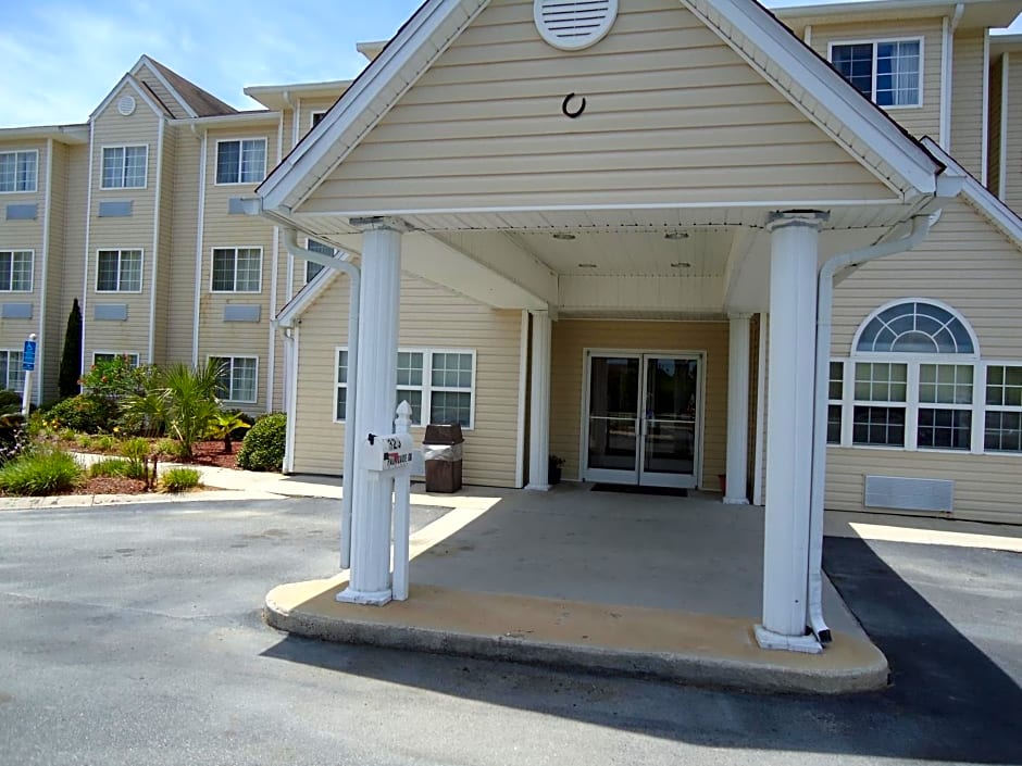 Americas Best Value Inn & Suites Brunswick