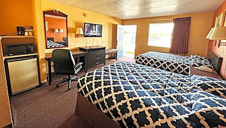 2 Queen Beds Smoking