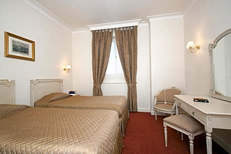 Classic Triple Room