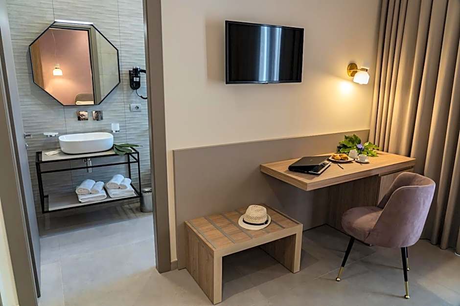 11 Catalani Rooms