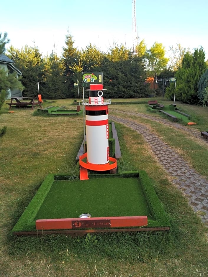 Domki Kapitańskie z prywatnym polem do gry w Mini Golf