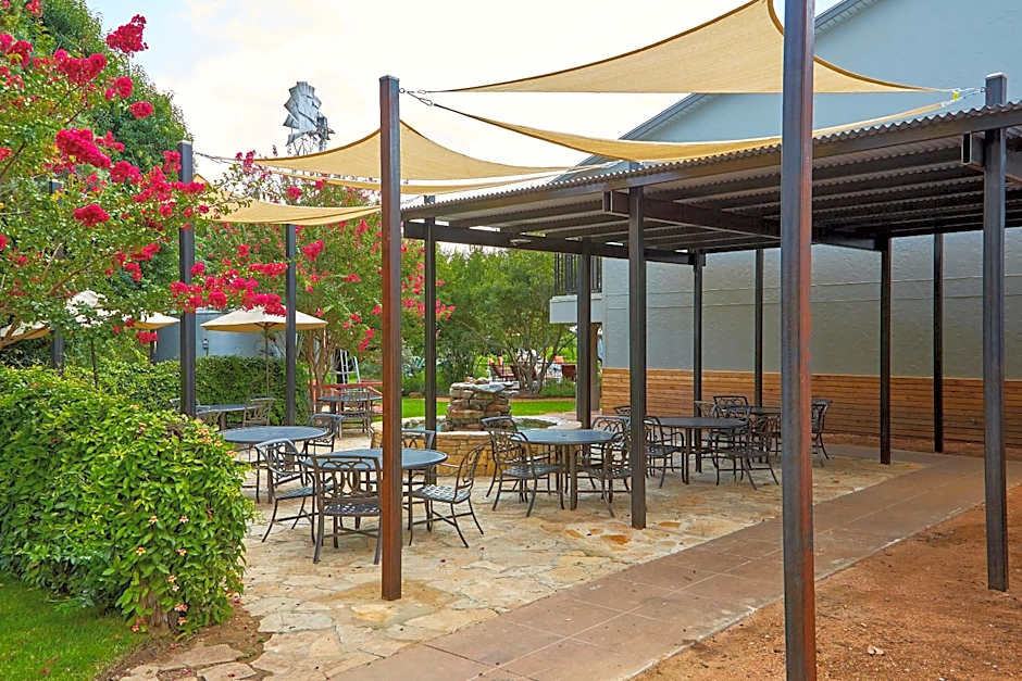 Fredericksburg Inn And Suites