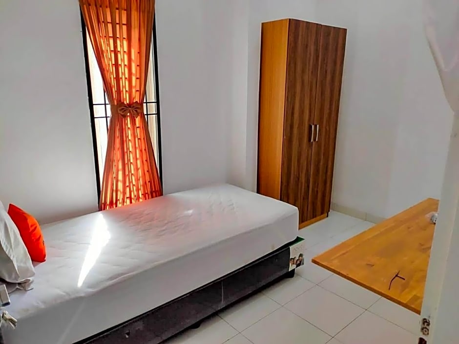 KoolKost near Millennium ICT Center Medan