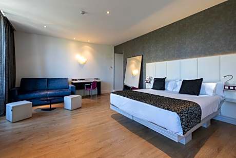 Junior Suite with view and Balcony