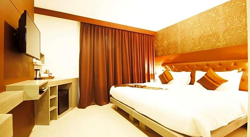 Hemingways Silk Hotel