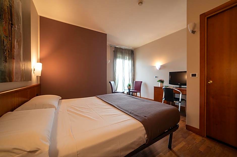 HOTEL QUERINI Essential Business Hotel Sandrigo