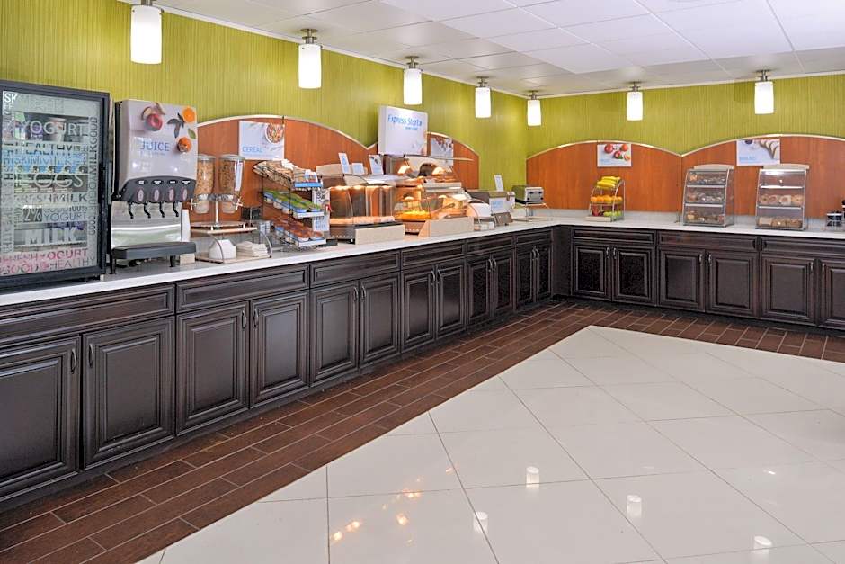 Elimwood Hotel, A Ramada by Wyndham
