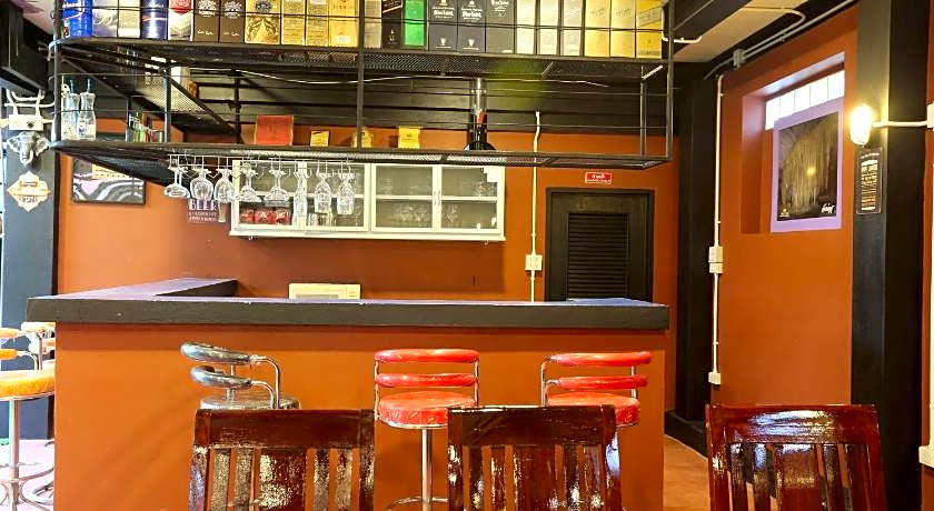 Baan Chang Hotel & Coffee House