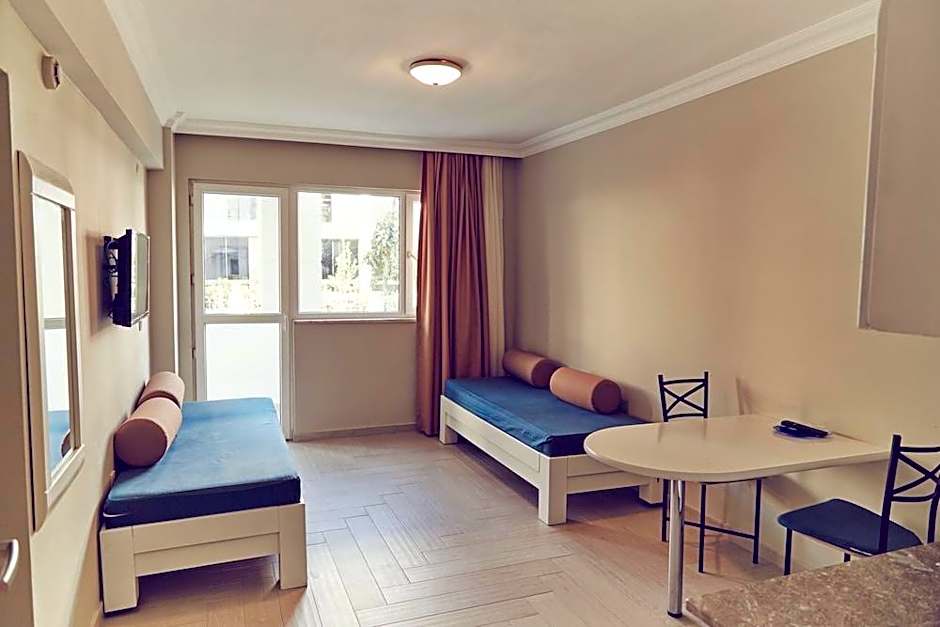 Two Seas Hotel