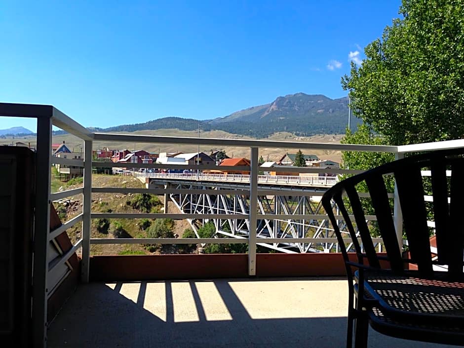 Absaroka Lodge