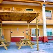 Days Inn & Suites by Wyndham Gonzales