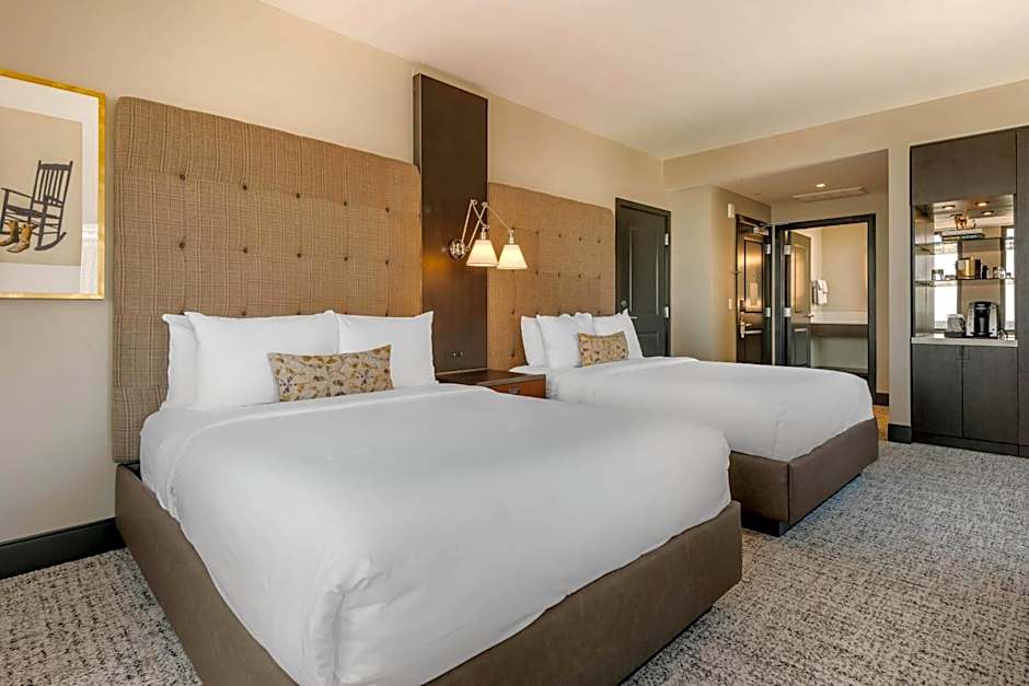 Cambria Hotel Houston Downtown Convention Center