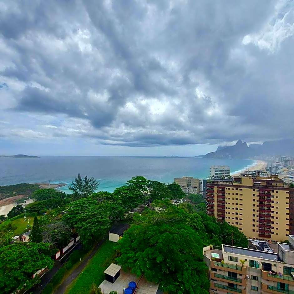 SUH Arpoador Dreams Amazing View!