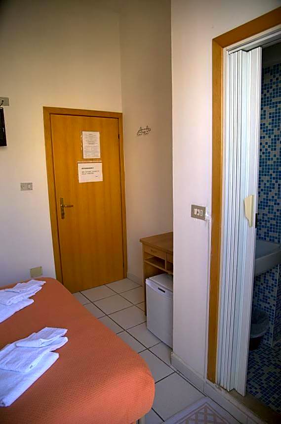 Hotel Annarita-mezza pensione plus- spiaggia inclusa