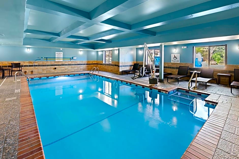 Holiday Inn Express Hotel & Suites Birmingham - Inverness 280 By IHG