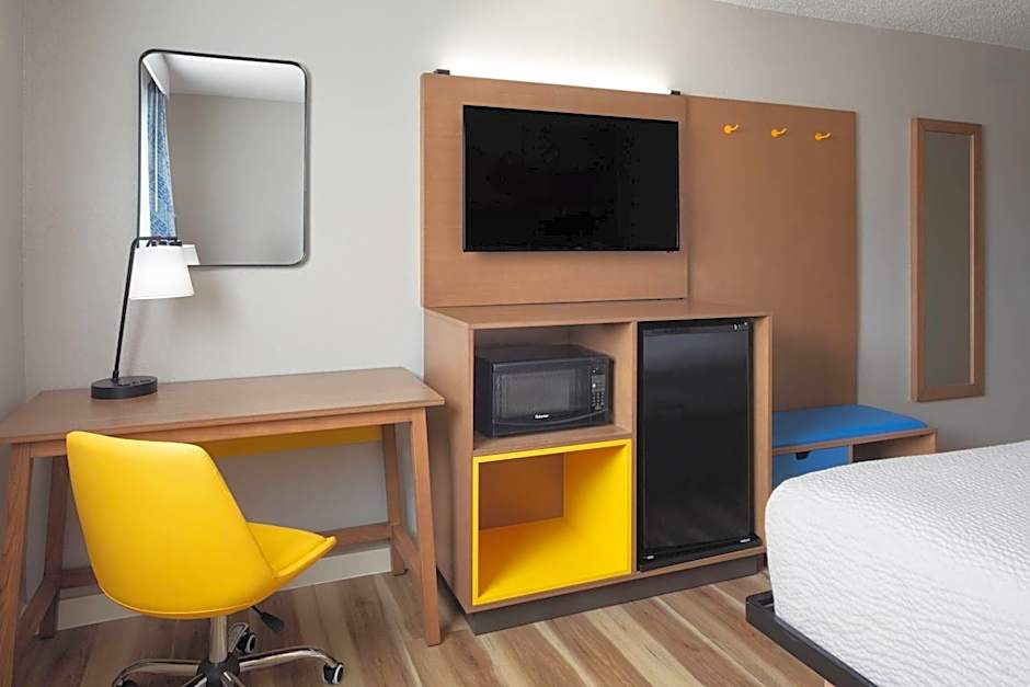 Days Inn by Wyndham Omaha NE