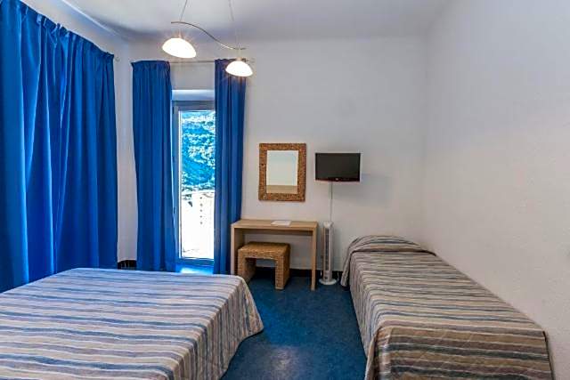 Hôtel Colombo- Porto Corse