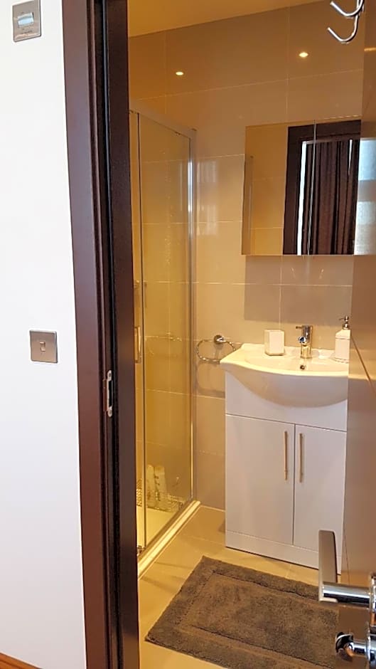 OYO The Kilburn Arms