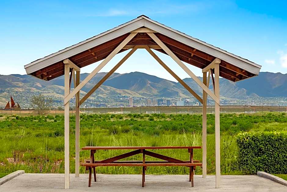 Microtel Inn & Suites By Wyndham Salt Lake City Airport