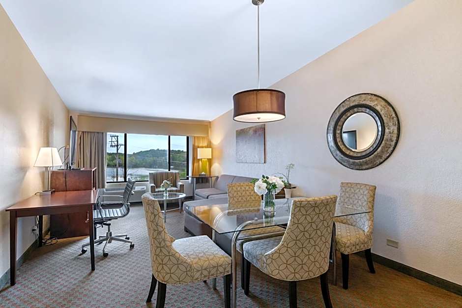 Antioch Hotel & Suites