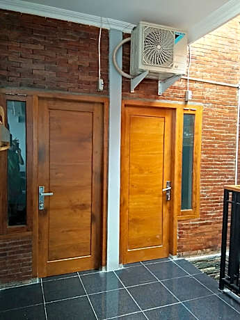 Omah Jenitra syari'ah guess house