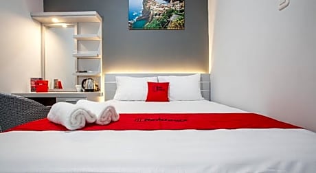 RedDoorz Plus near Politeknik Negeri Malang