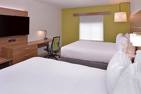 2 Queen Beds Standard